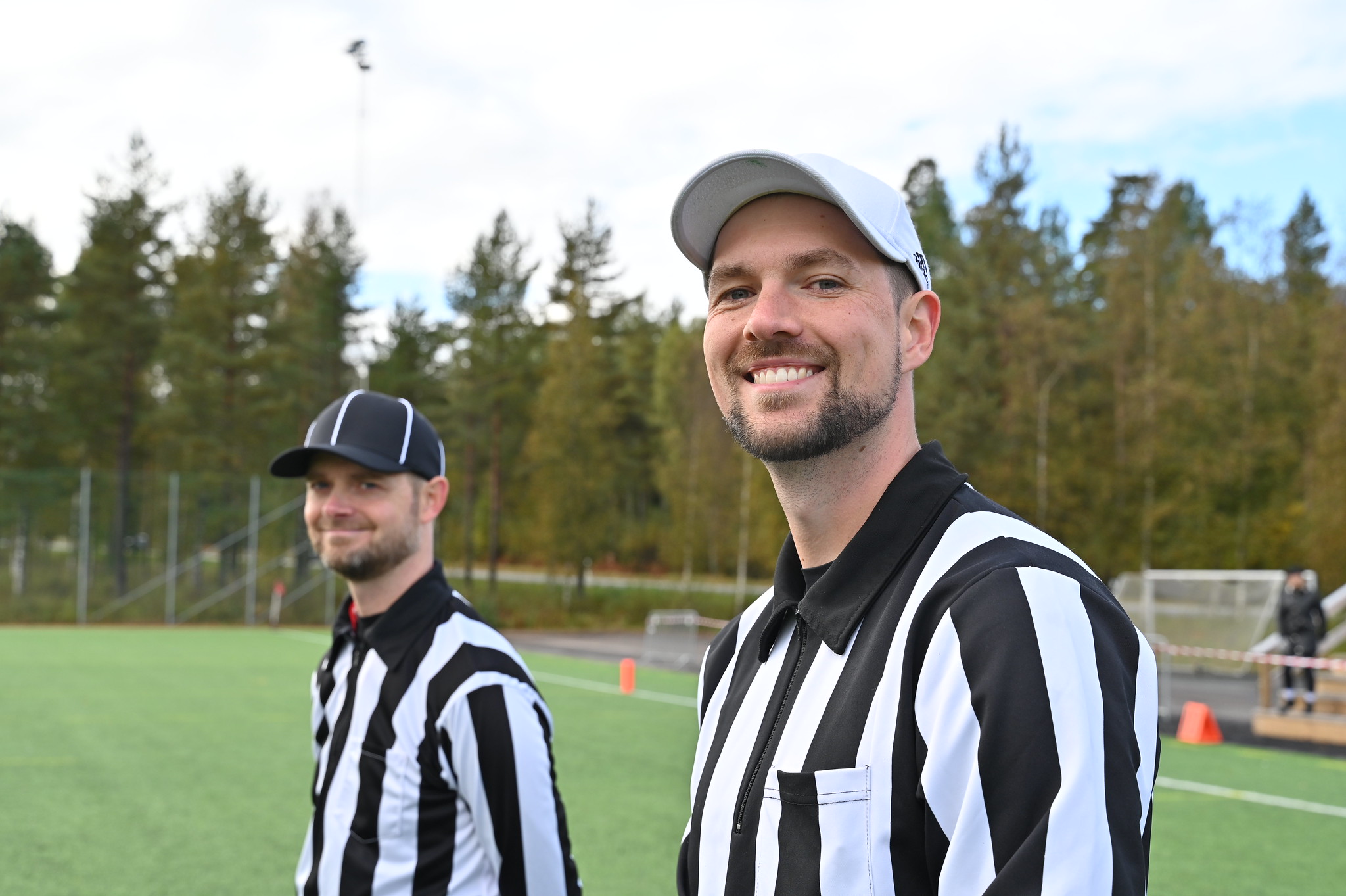 Gemenskapen som domare i flaggfotboll – ett nätverk över hela världen